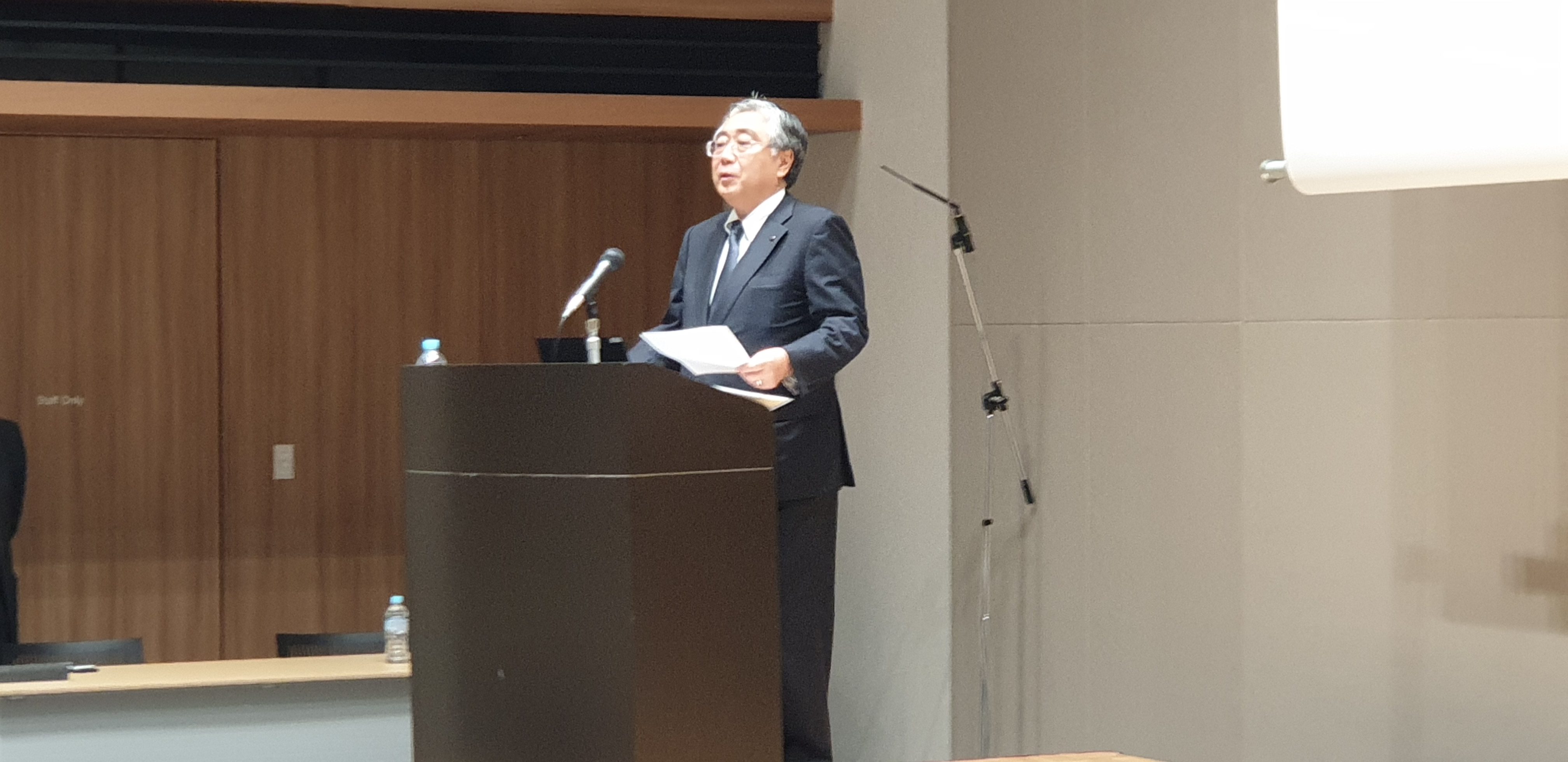 開会挨拶:三輪芳弘会長
