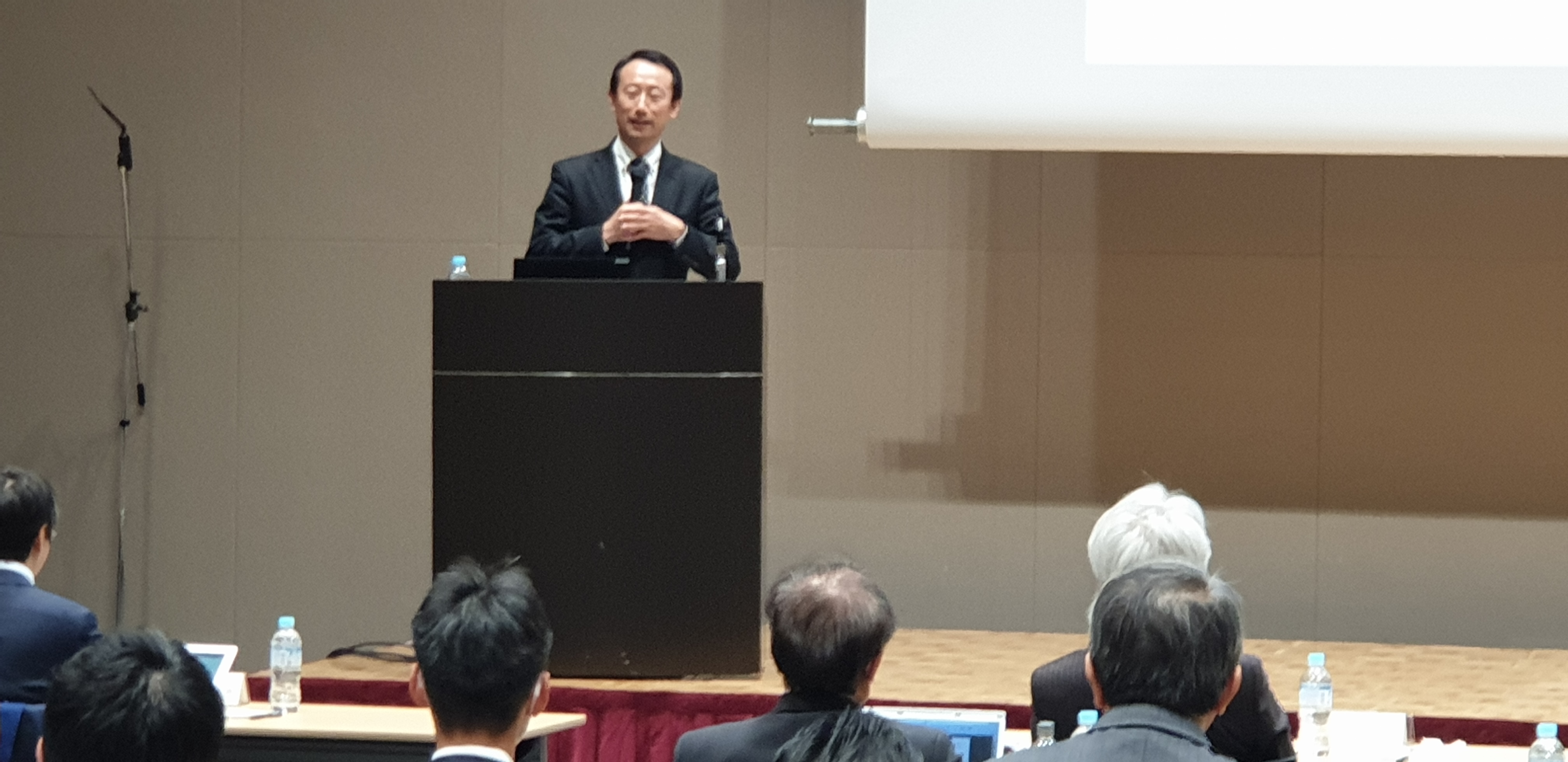 基調講演:江崎禎英氏